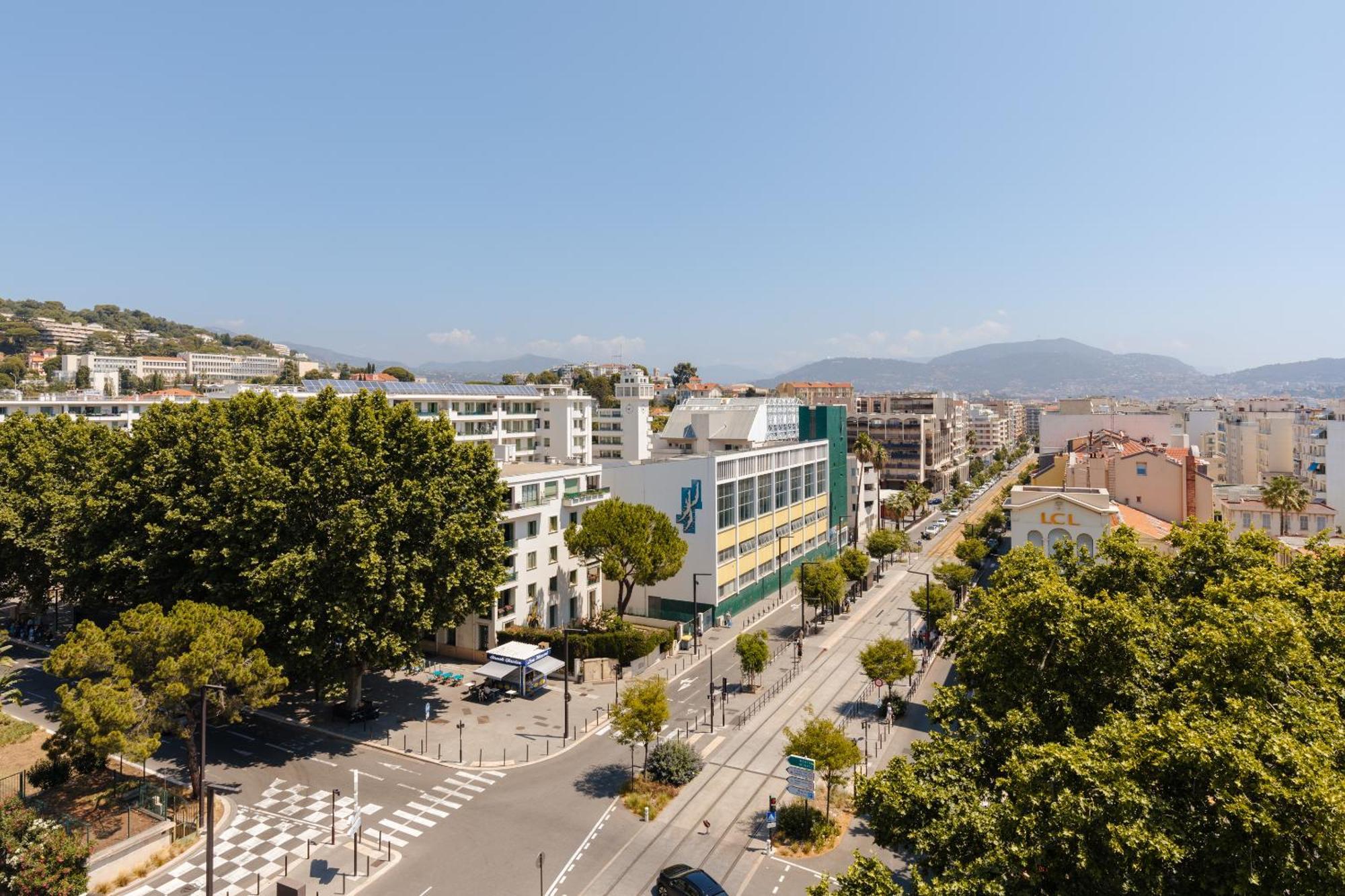Yelo Promenade Powered By Sonder Hotel Ница Екстериор снимка