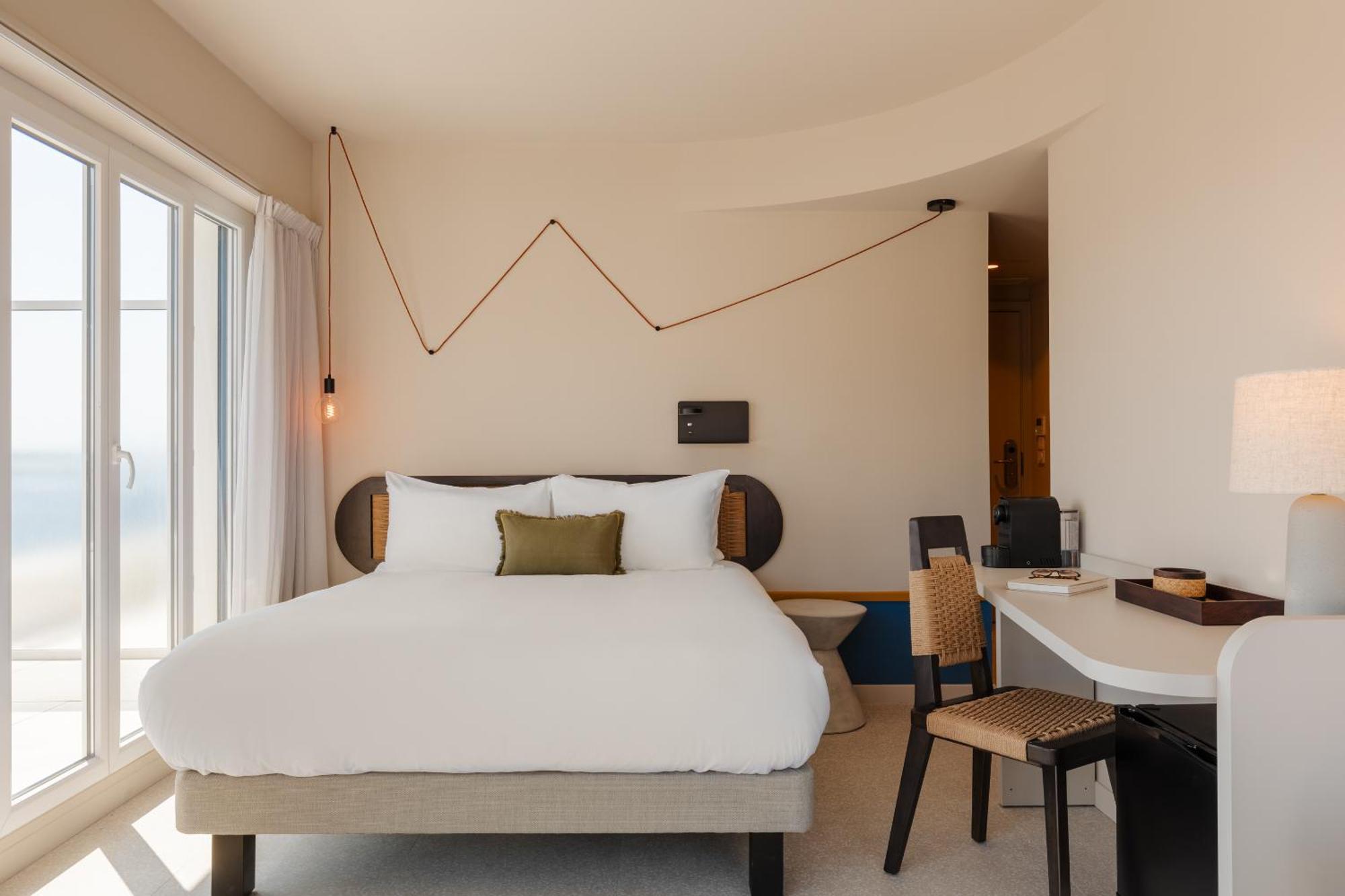 Yelo Promenade Powered By Sonder Hotel Ница Екстериор снимка