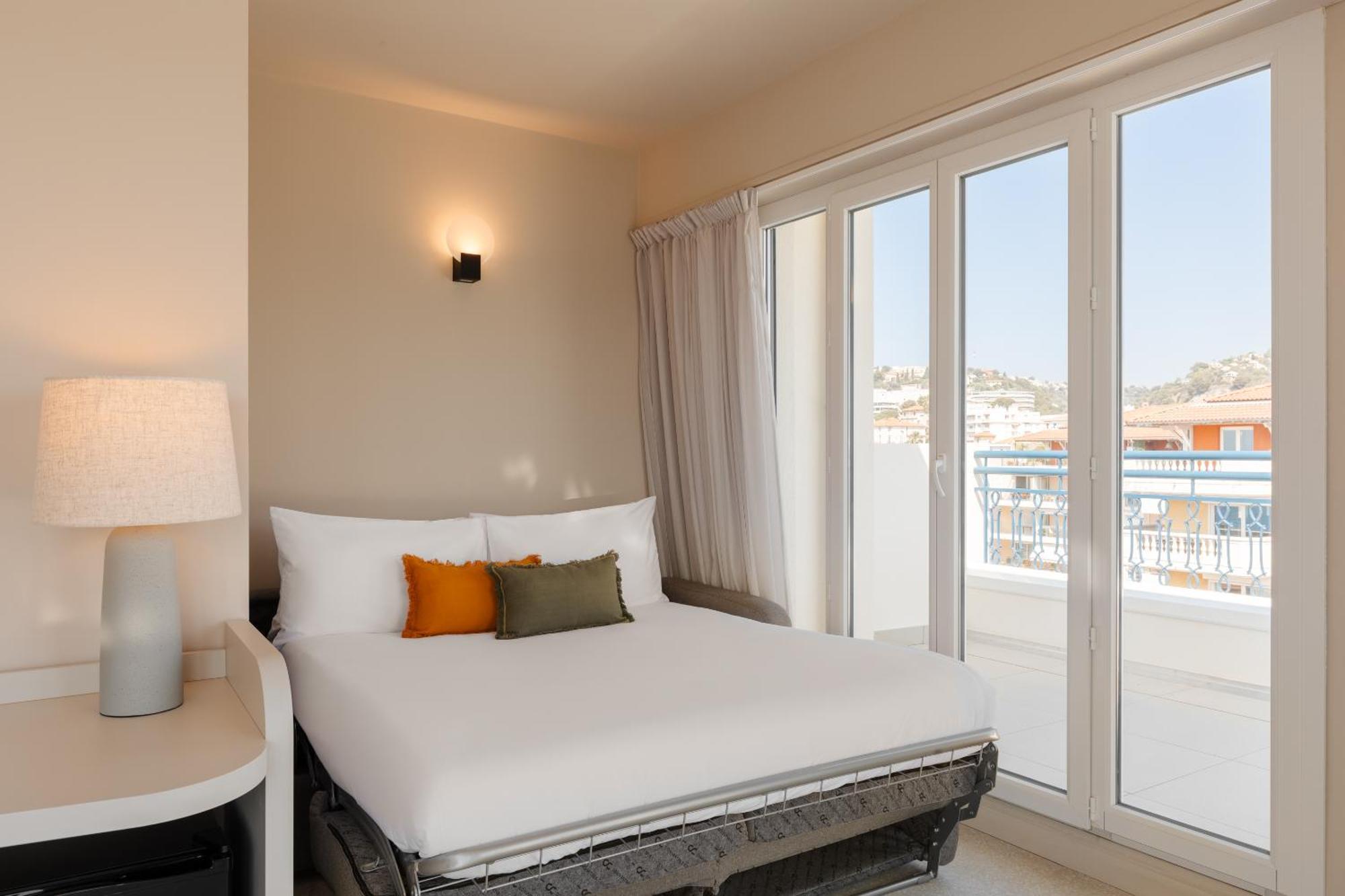 Yelo Promenade Powered By Sonder Hotel Ница Екстериор снимка