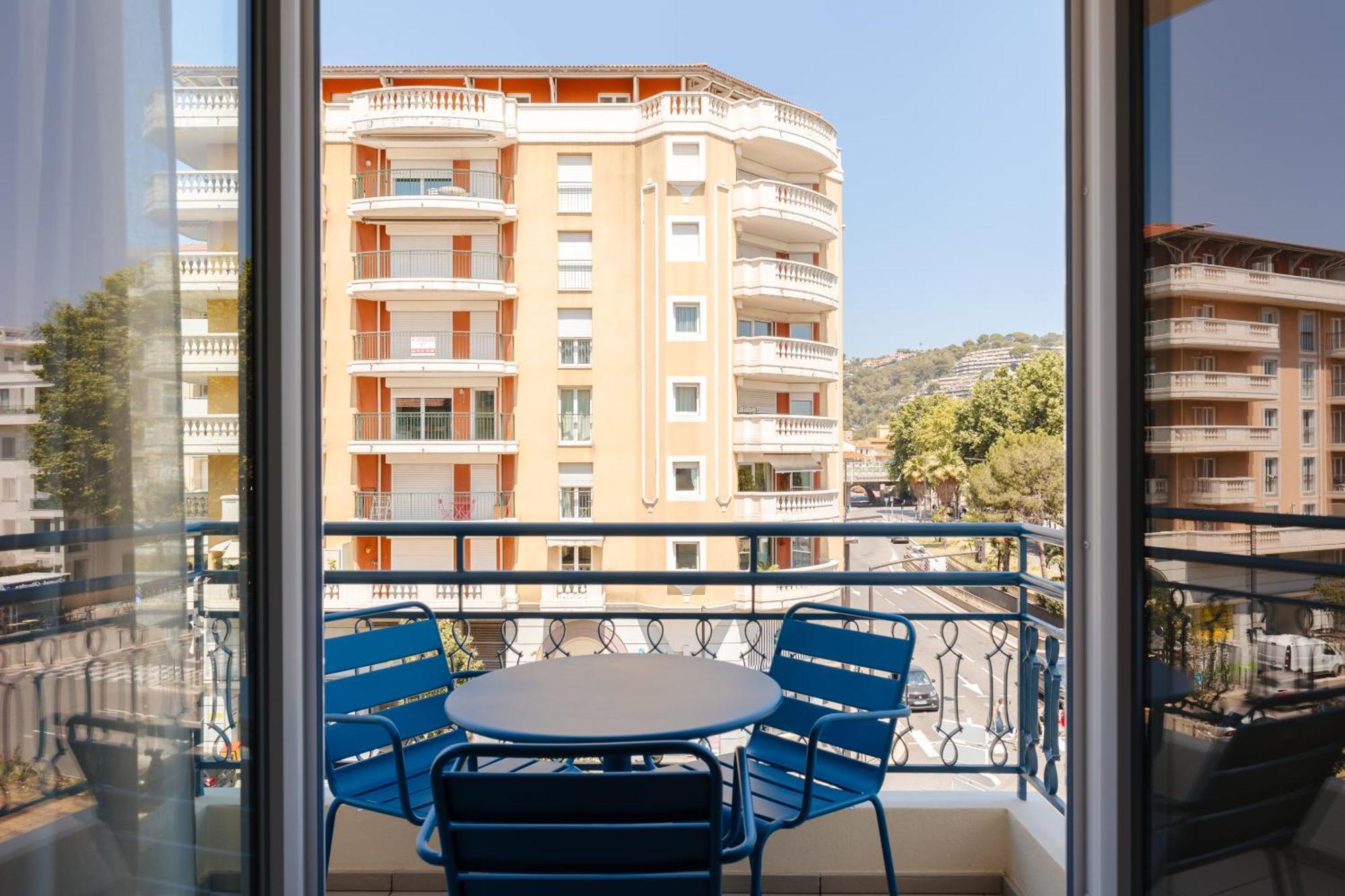 Yelo Promenade Powered By Sonder Hotel Ница Екстериор снимка